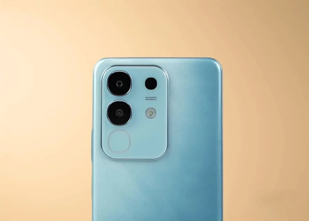 Vivo T4X vs iPhone 16 Pro Max official image by MINI Byte | (Source: minibyte.tech)